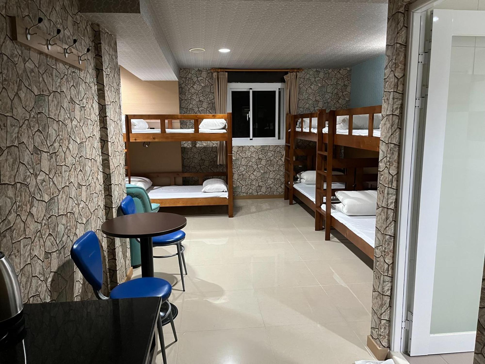 Hua Xiang Motel - Arena Kaohsiung Exterior photo